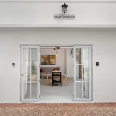 Villa Bohemia I, Units: 4-5
