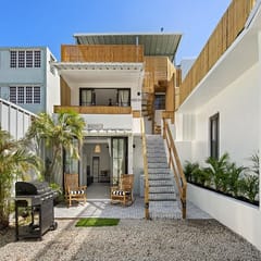 Villa Bohemia II, Units: 8-9