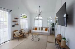 Villa Bohemia II, Unit 6: Master Unit - Image 2