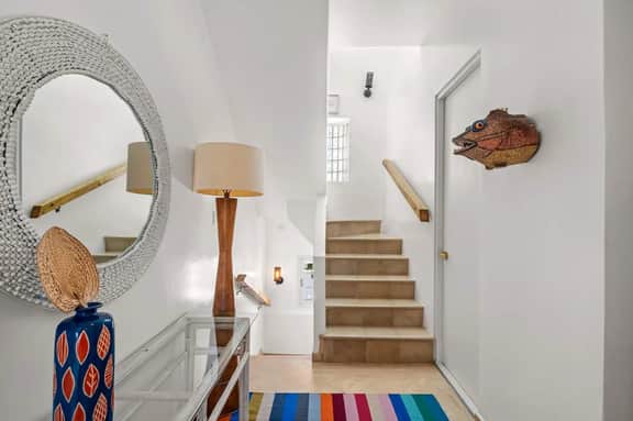 Villa Bohemia I, Unit 2: Floor 2 suite - Image 3