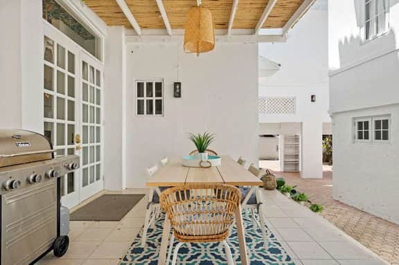 Villa Bohemia I, Unit 2: Floor 2 suite - Image 4