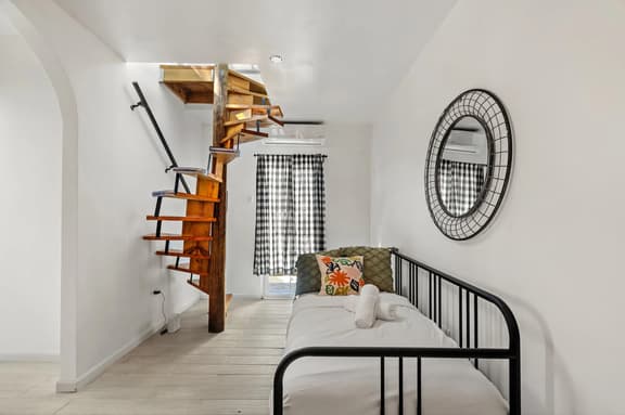 Villa Bohemia  I, Unit 5: Second Floor - Image 1
