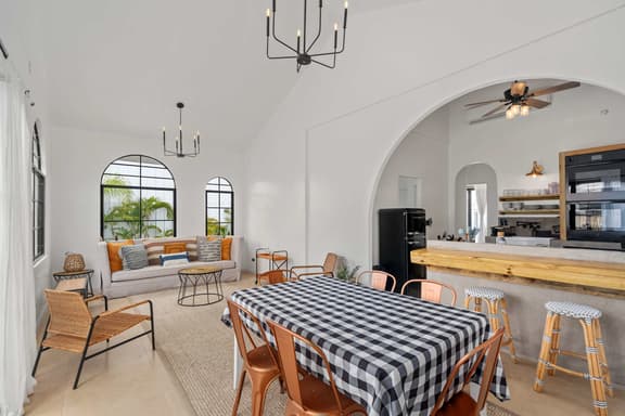 Villa Bohemia II, Unit 7: Loft Room - Image 1